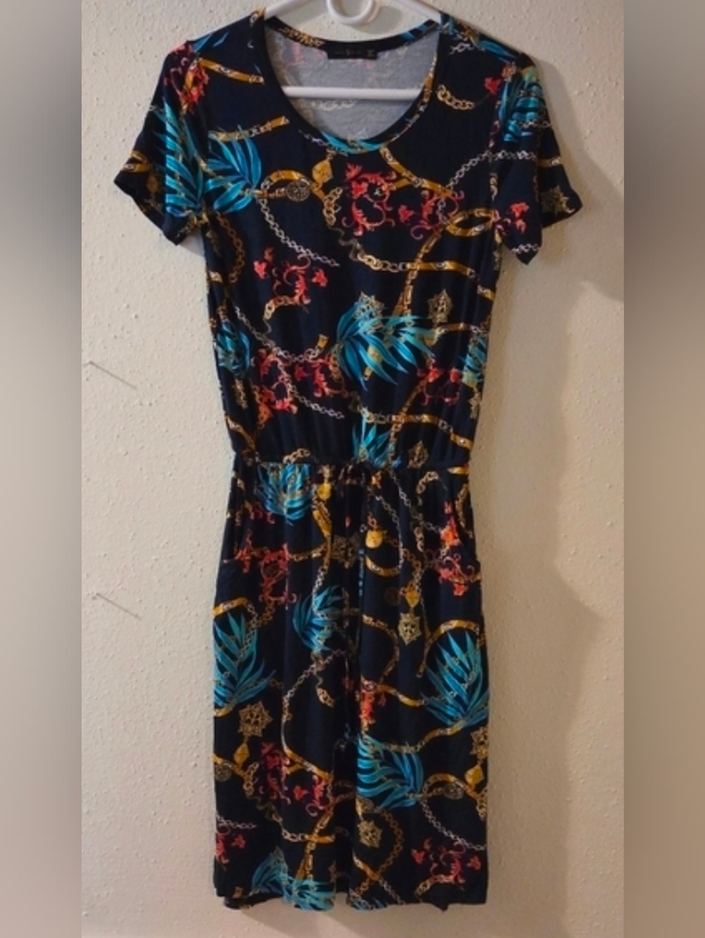 Tie-Waist Dress w/Floral-Chain Print, Multicolor Accents and Pockets (Sz. XXL)